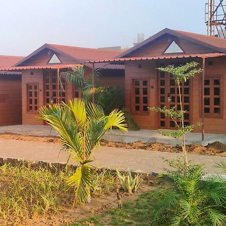 Nirvana Resort And Restaurant Garudeshwar Exterior photo